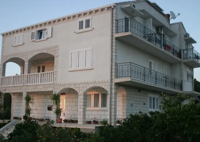 Apartments Vela Luka